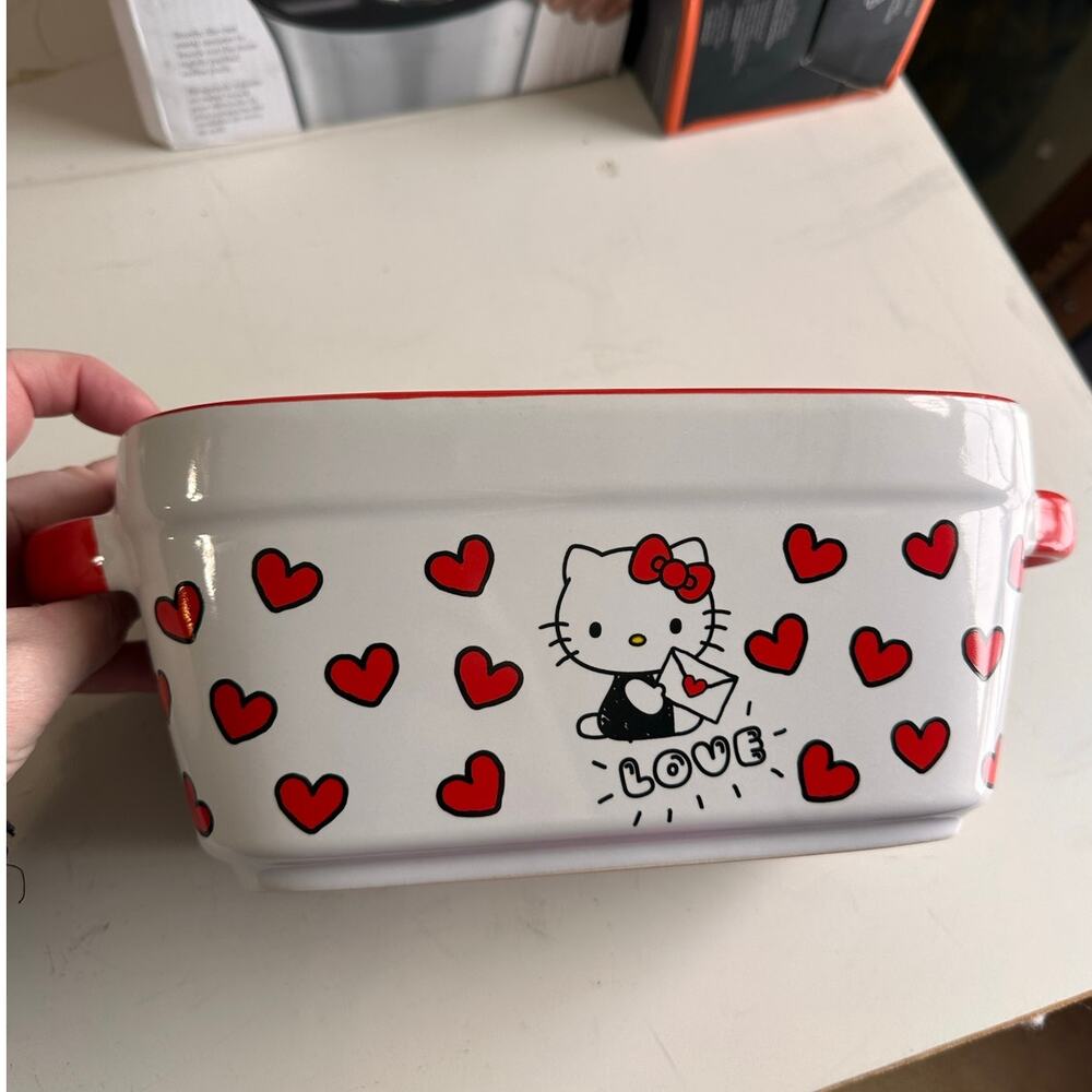 Hello Kitty Heart Bread Baking Dish
